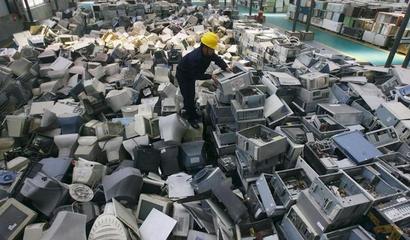 電子產(chǎn)品熱銷的隱形引擎 電子元器件的機遇與挑戰(zhàn)